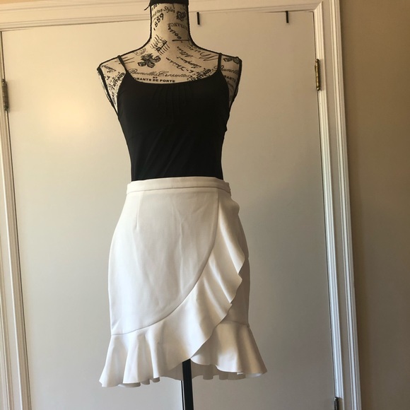 H&M Dresses & Skirts - H&M asymmetrical ruffle skirt